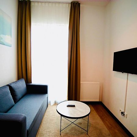 Bk Aparthotel Praga - National Stadium - Comfortable Apartment For 4 People วอร์ซอ ภายนอก รูปภาพ