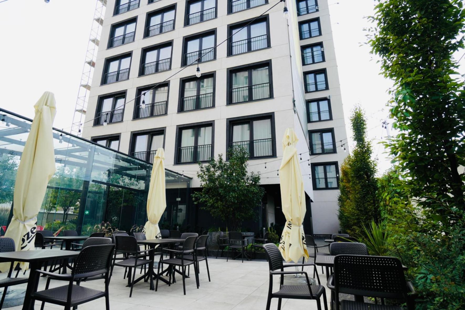 Bk Aparthotel Praga - National Stadium - Comfortable Apartment For 4 People วอร์ซอ ภายนอก รูปภาพ