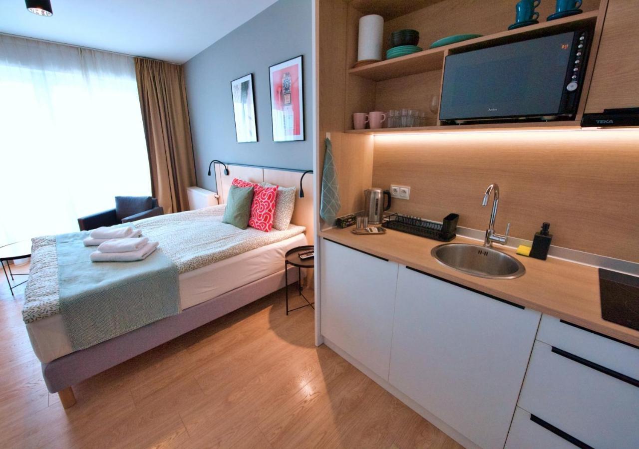 Bk Aparthotel Praga - National Stadium - Comfortable Apartment For 4 People วอร์ซอ ภายนอก รูปภาพ
