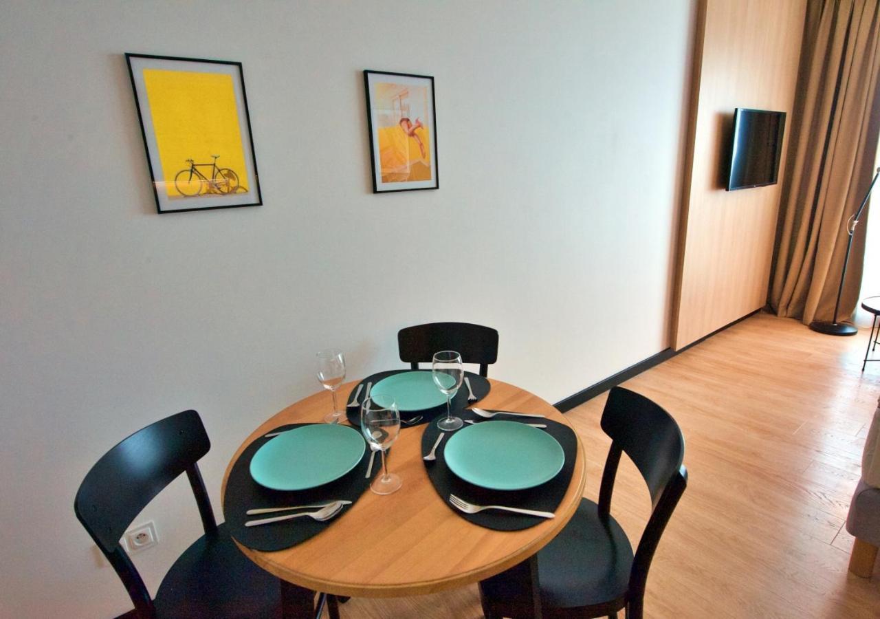 Bk Aparthotel Praga - National Stadium - Comfortable Apartment For 4 People วอร์ซอ ภายนอก รูปภาพ