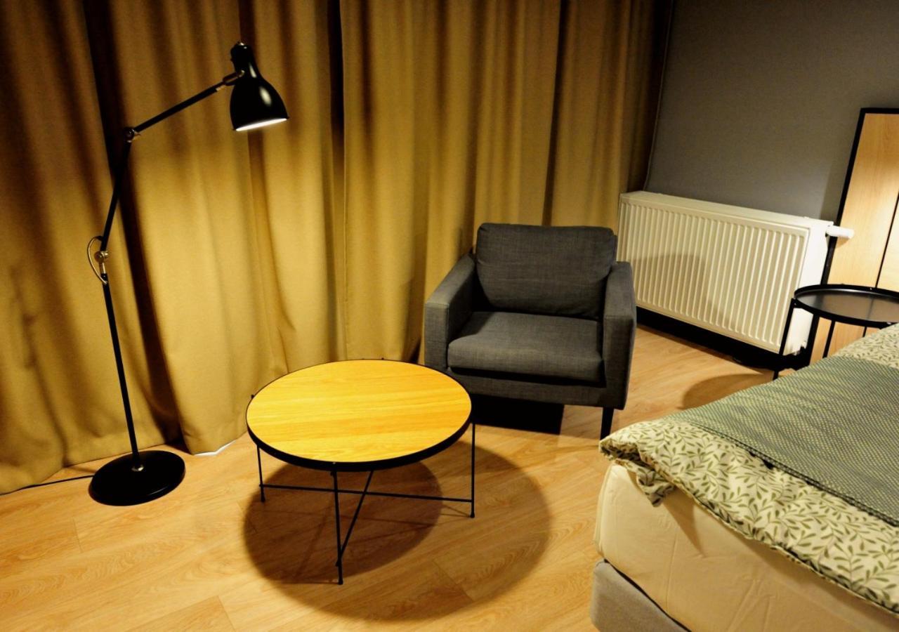 Bk Aparthotel Praga - National Stadium - Comfortable Apartment For 4 People วอร์ซอ ภายนอก รูปภาพ