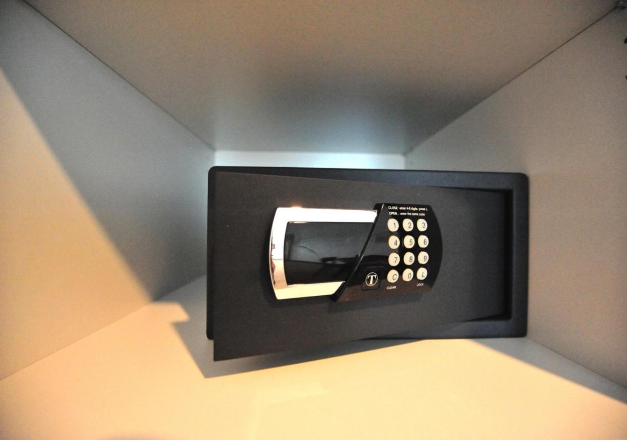 Bk Aparthotel Praga - National Stadium - Comfortable Apartment For 4 People วอร์ซอ ภายนอก รูปภาพ