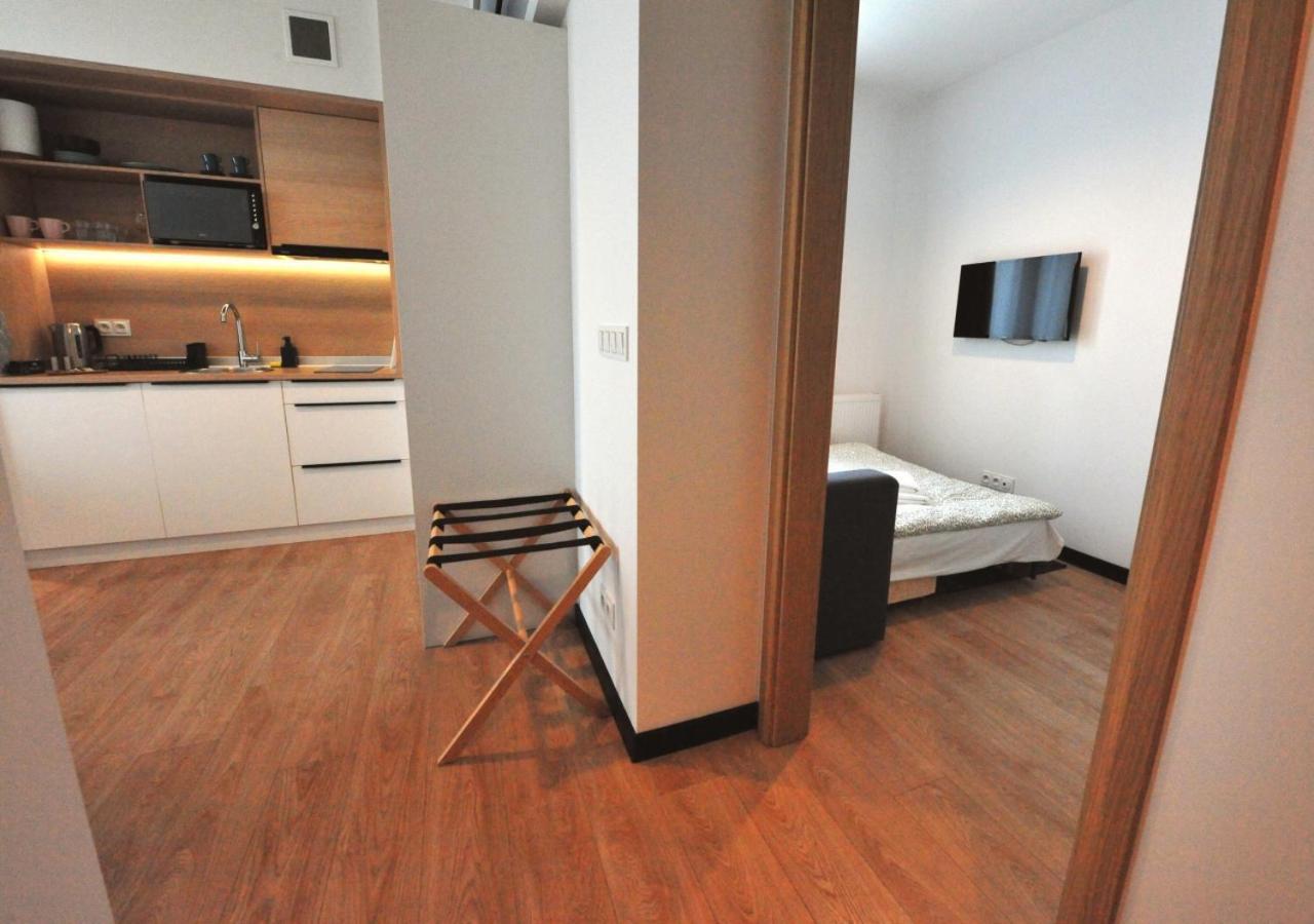 Bk Aparthotel Praga - National Stadium - Comfortable Apartment For 4 People วอร์ซอ ภายนอก รูปภาพ